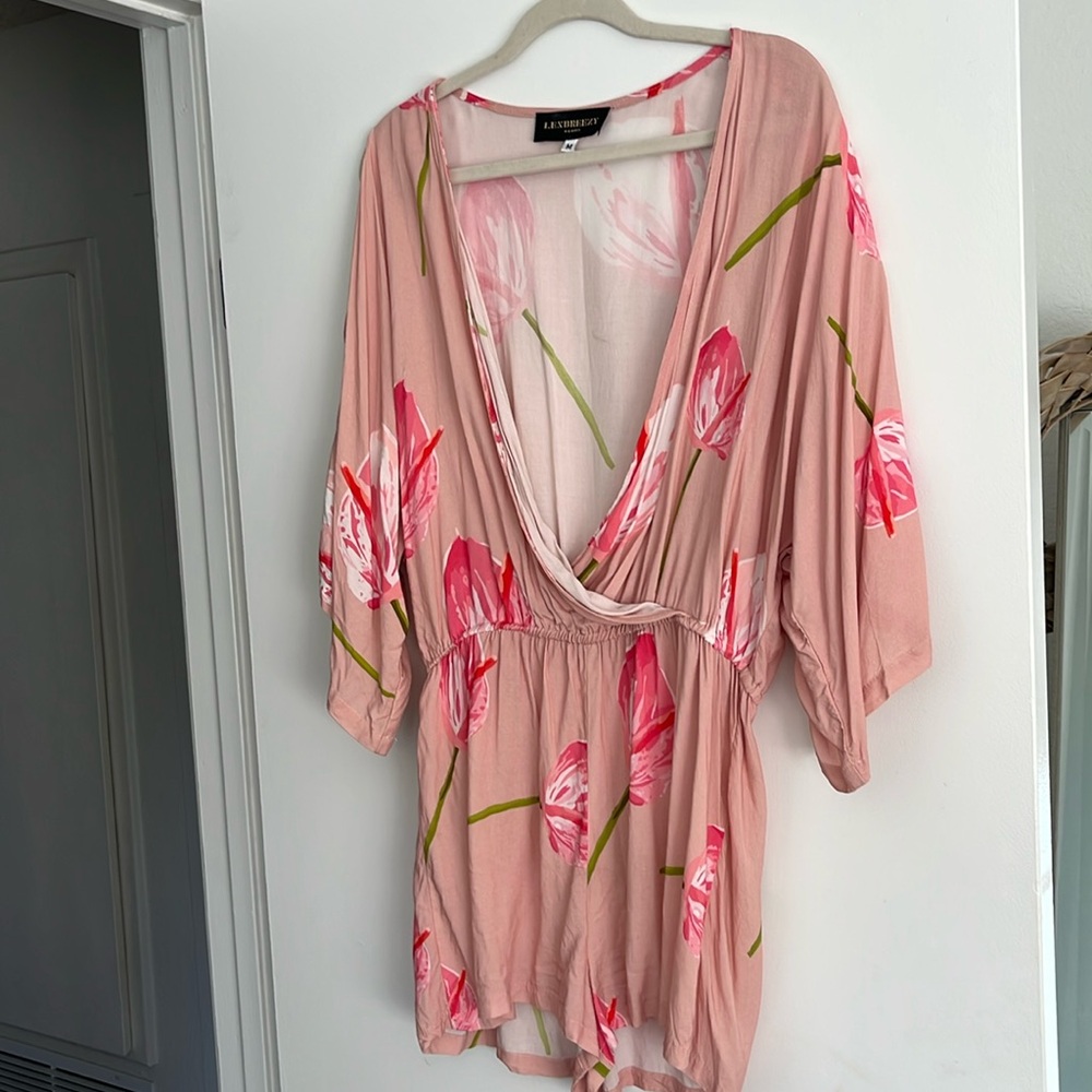 Lexbreezy Anthurium Romper, Split-sleeve